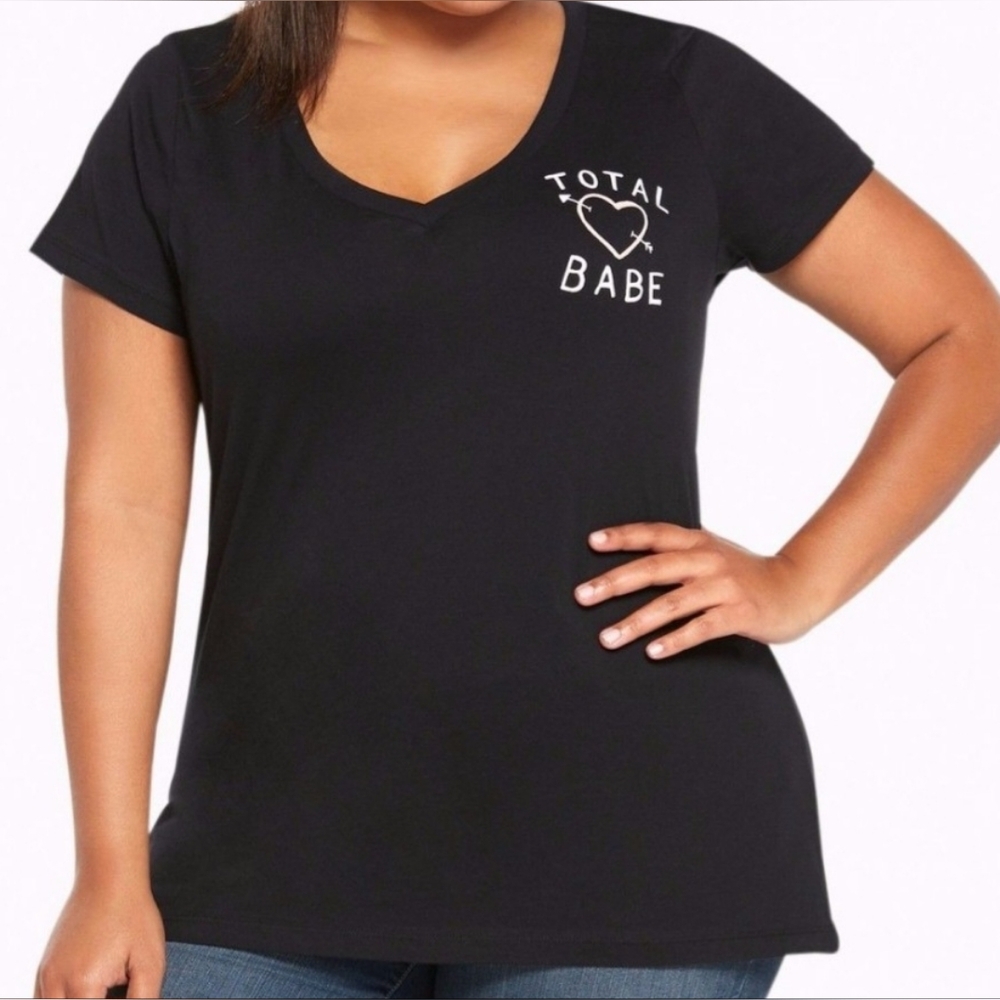 Torrid "Total Babe" Black V-Neck Graphic Tee Women's Size 2X 22.5" P2P